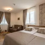 Stine فندق مبيت وإفطار 4*