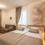 Stine فندق مبيت وإفطار 4*