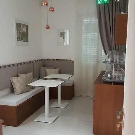 Bed and Breakfast Stine Σπλιτ