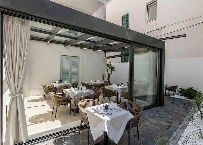 Stine Готель типу 